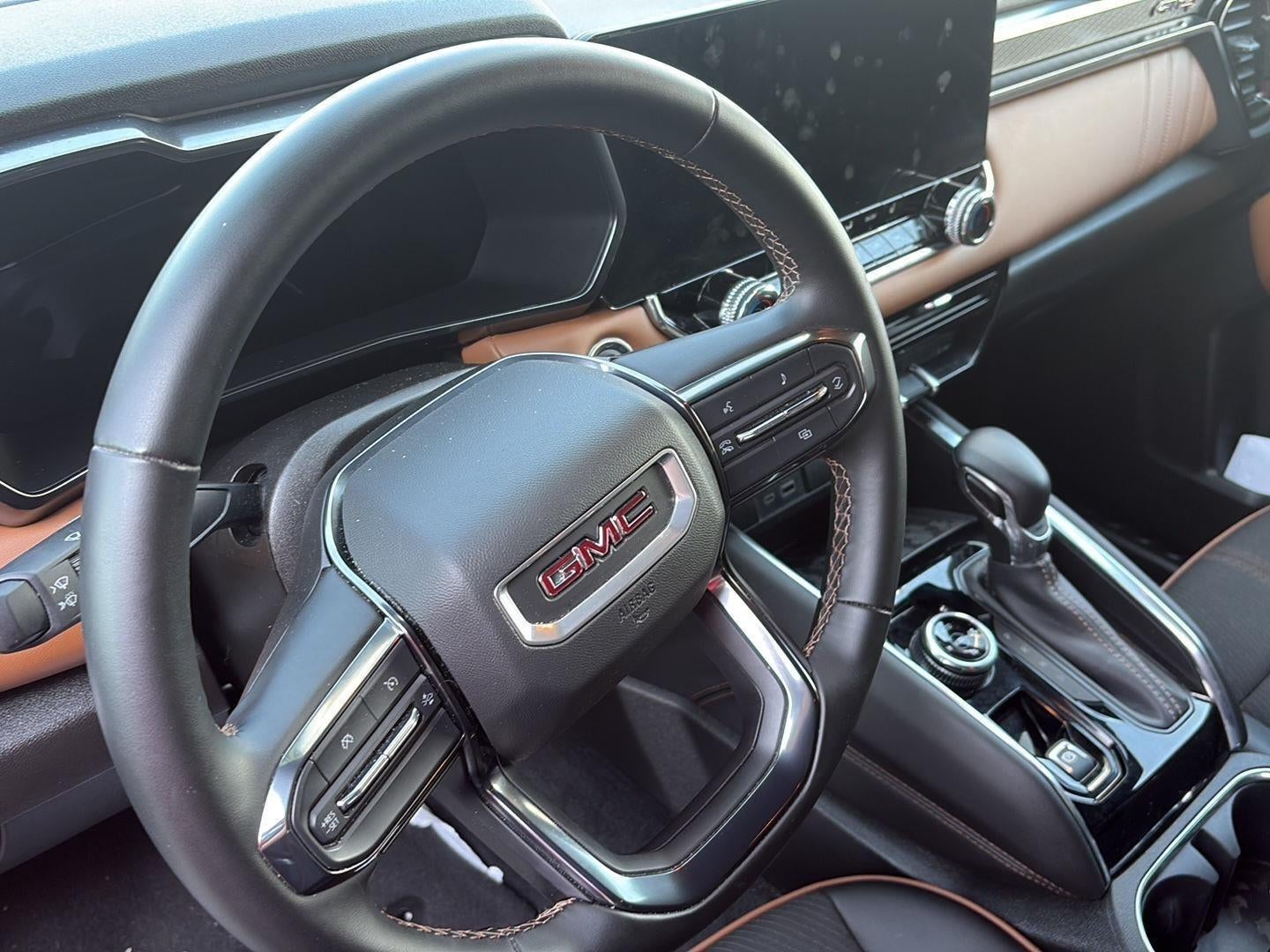 2025 GMC Canyon 4WD AT4