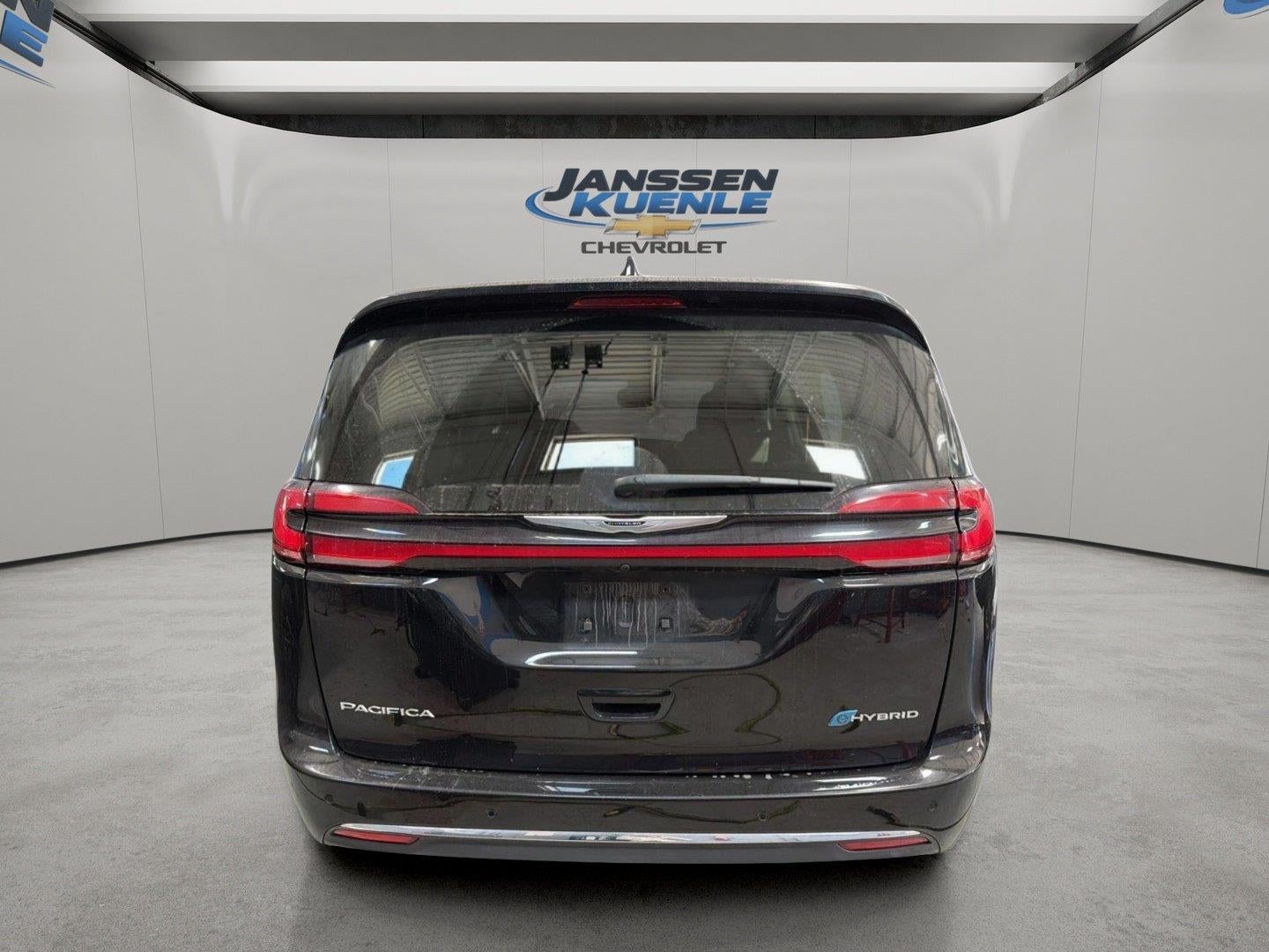 2024 Chrysler Pacifica PHEV Select